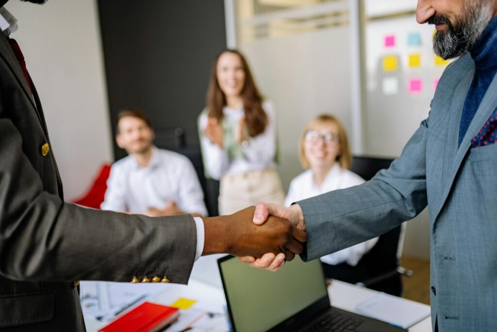 Corporate lawyer Dubai advising on M&A valuation and deal negotiation in UAE