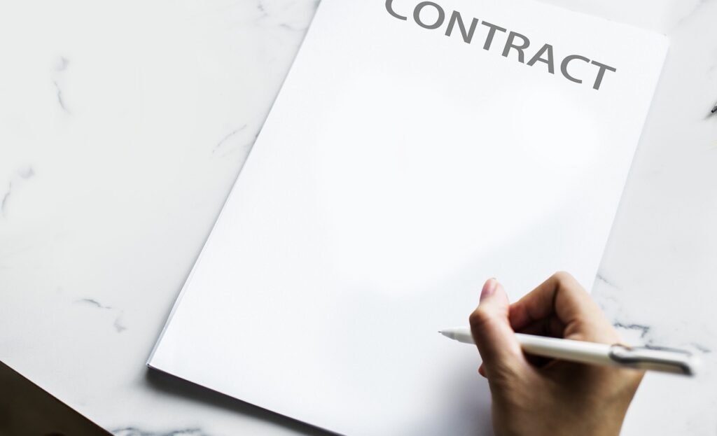 Outcome-driven contracts in Dubai protecting founders and business owners